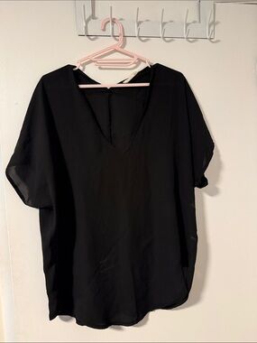 Lush Black V-Neck Dolman Sleeve Tunic